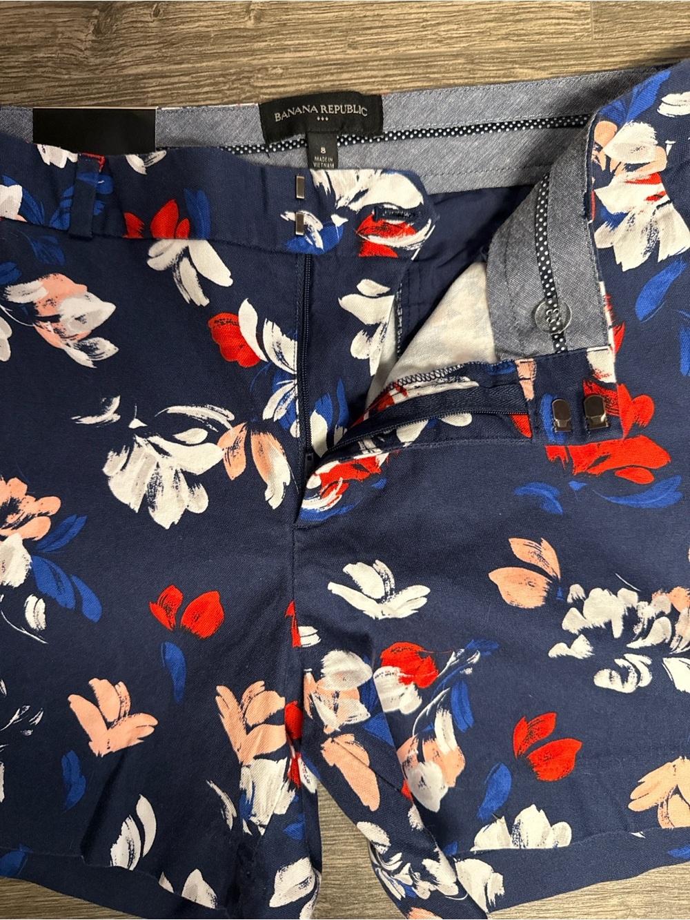 Banana Republic Navy Floral 5” Shorts Size 8 NWT - Picture 8 of 8